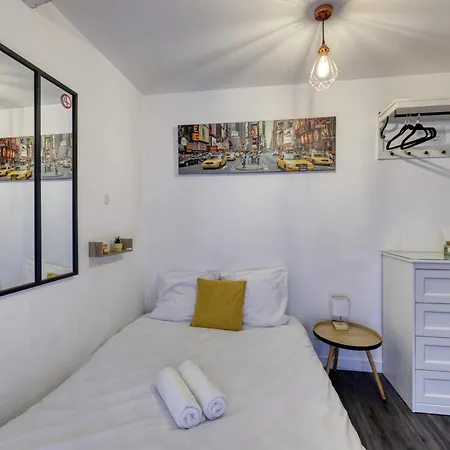Le Nid Des Carmes Apartament *